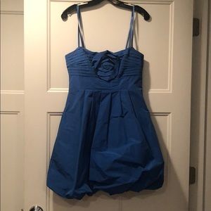 Blue bubble strapless dress